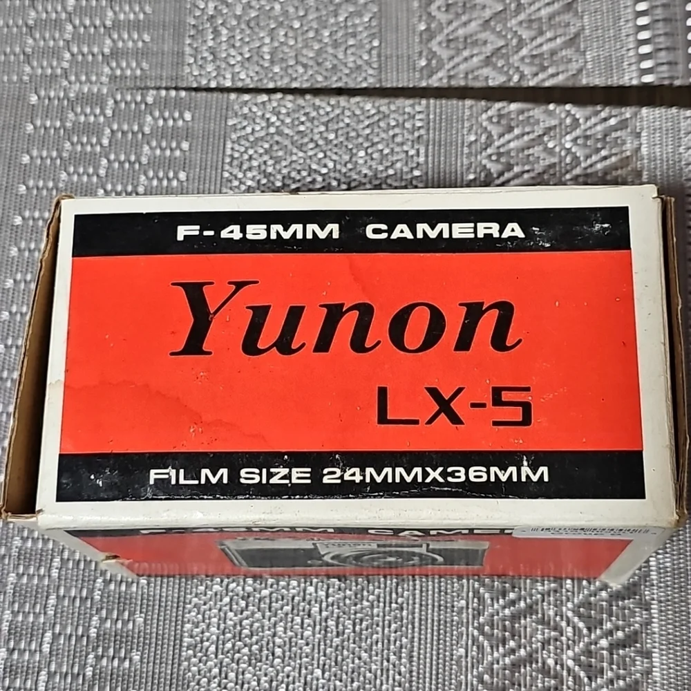 Vintage Yunon‎ LX-5 F-45MM 35mm Point & Shoot Camera Original Packaging & Case